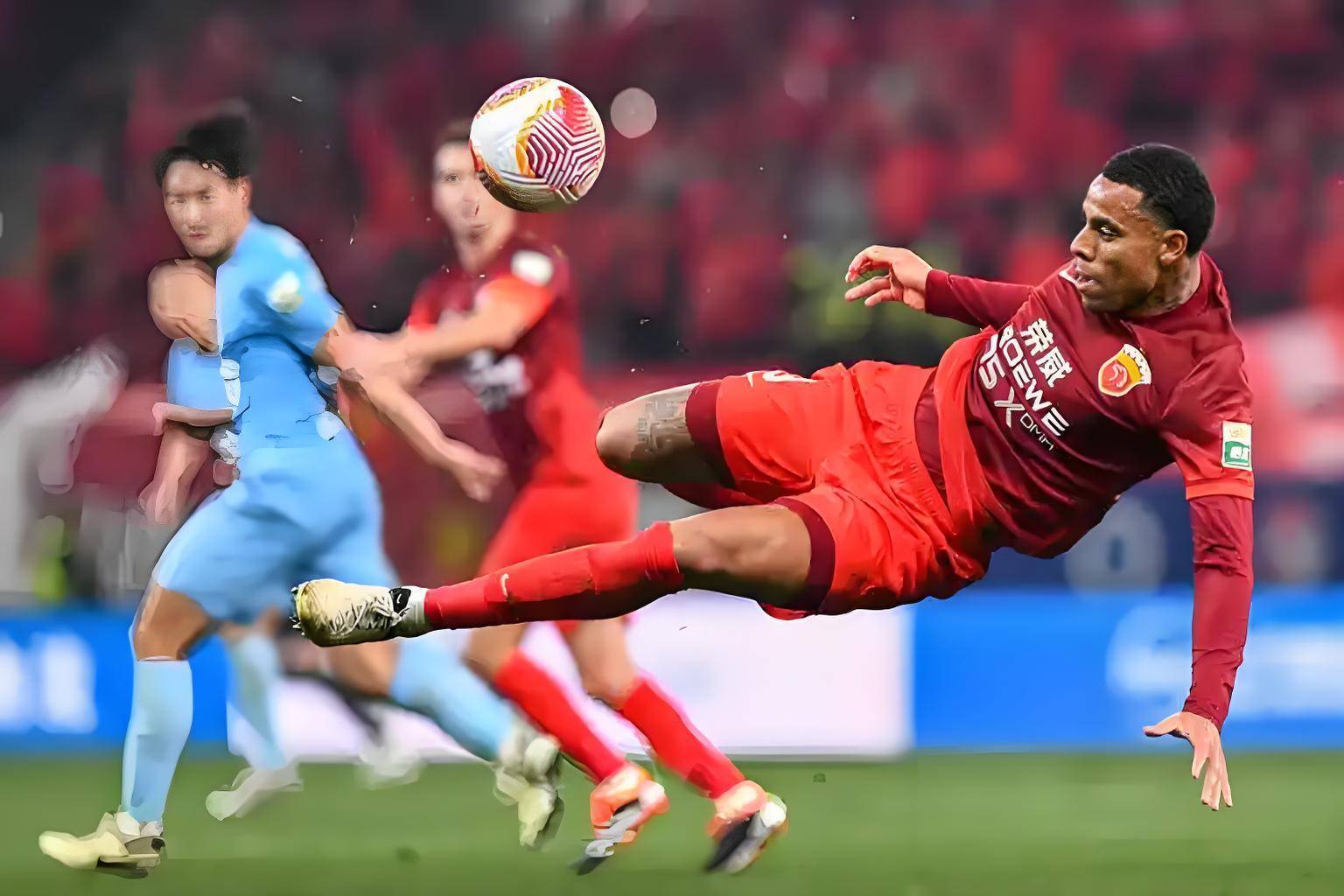 窗口期巴黎圣日耳曼调整名单以备中超；外线爆发环节打磨；媒体盛赞；更衣室氛围转暖的简单介绍登录入口